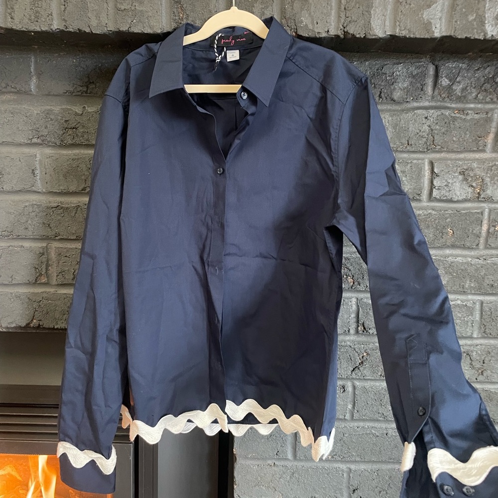 Pearly Vine women’s small button up blouse like new unworn navy blue